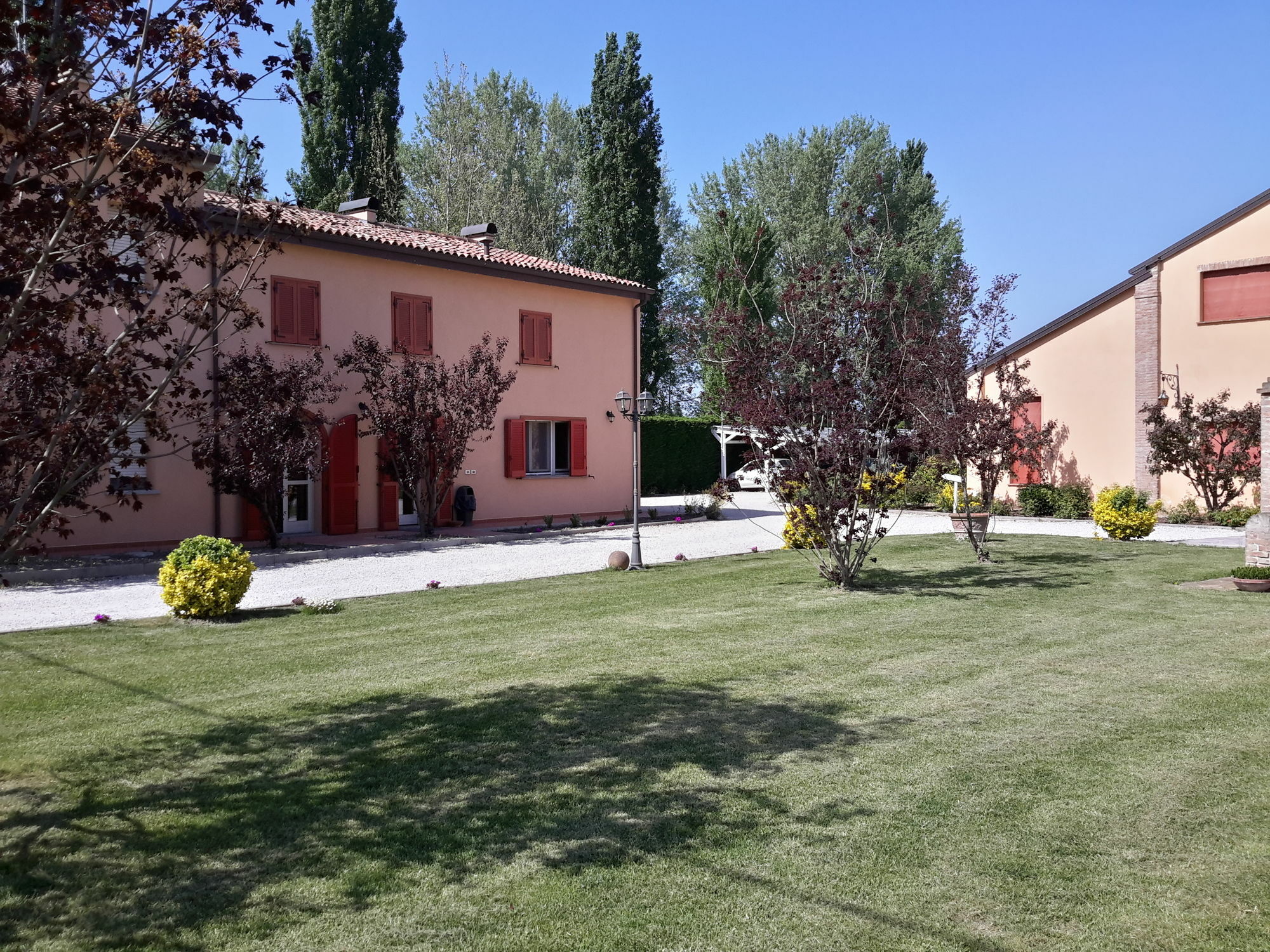 Lama Di Valle Rosa Ferrare Extérieur photo